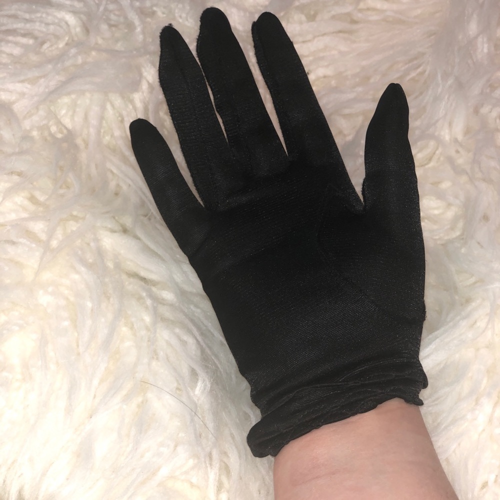 Vintage 1960s black gloves